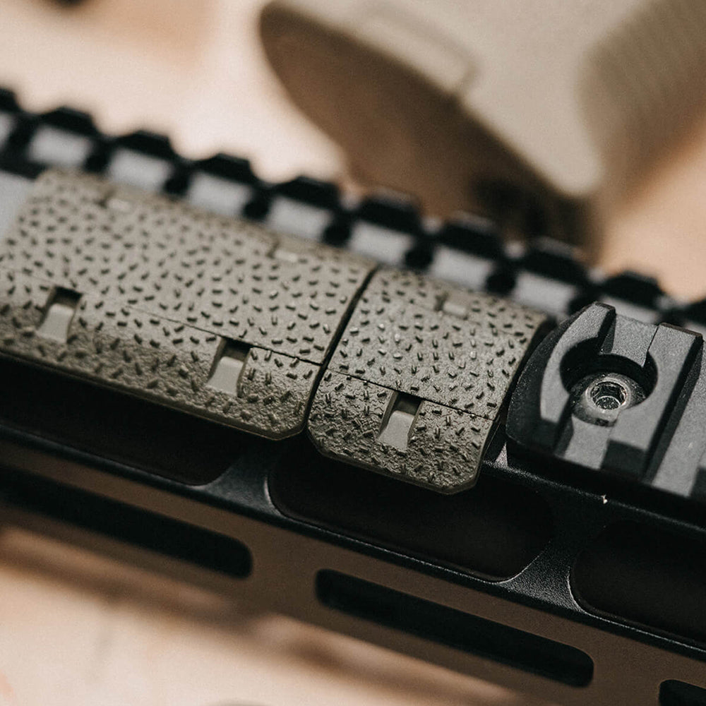 M-LOK® Rail Covers, Type 2 Half Slot：半槽護木片