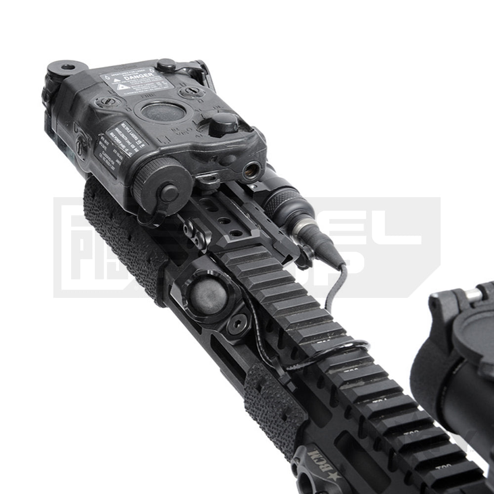 Hot Button SureFire rat-tail remote switch (for M-Lok)